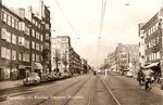 De Rijnstraat met rechts het blok nog intact inclusief hogere dakrand.
<br/>
Particuliere verzameling, voor 1956